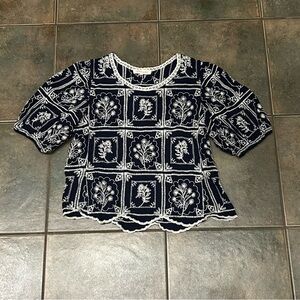 Solitaire Navy & White Floral Cropped Top